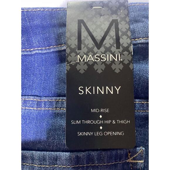 Massini Blue Jeans Women's Size 10 Skinny Mid-Rise Skinny Leg Distressed NWT - Picture 3 of 11